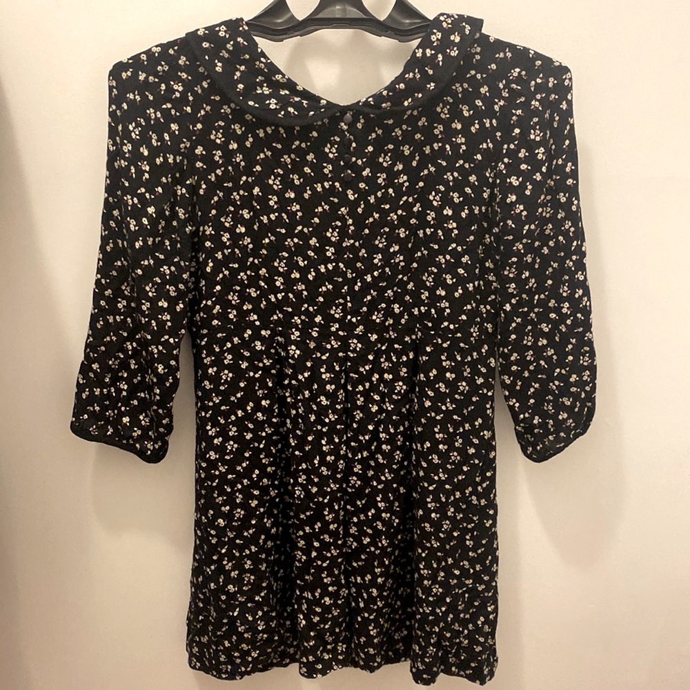 Forever 21 | Black floral long sleeve dress with collar
